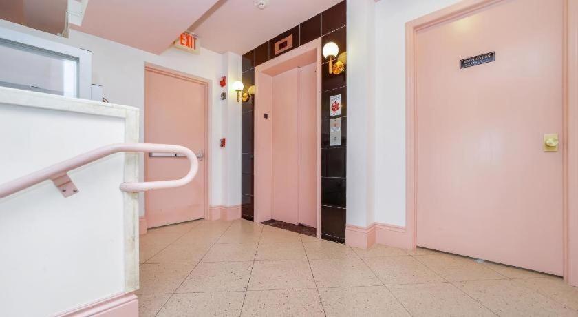Ocean Spray Hotel Miami Beach Buitenkant foto