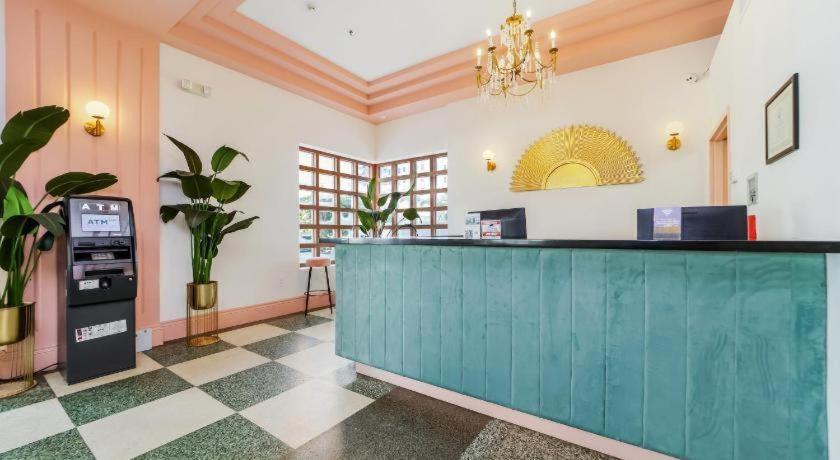 Ocean Spray Hotel Miami Beach Buitenkant foto