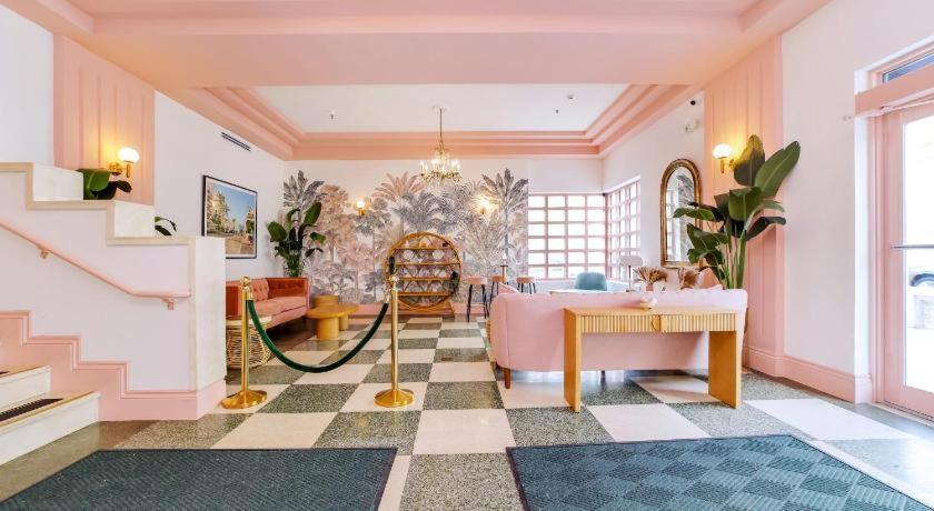 Ocean Spray Hotel Miami Beach Buitenkant foto